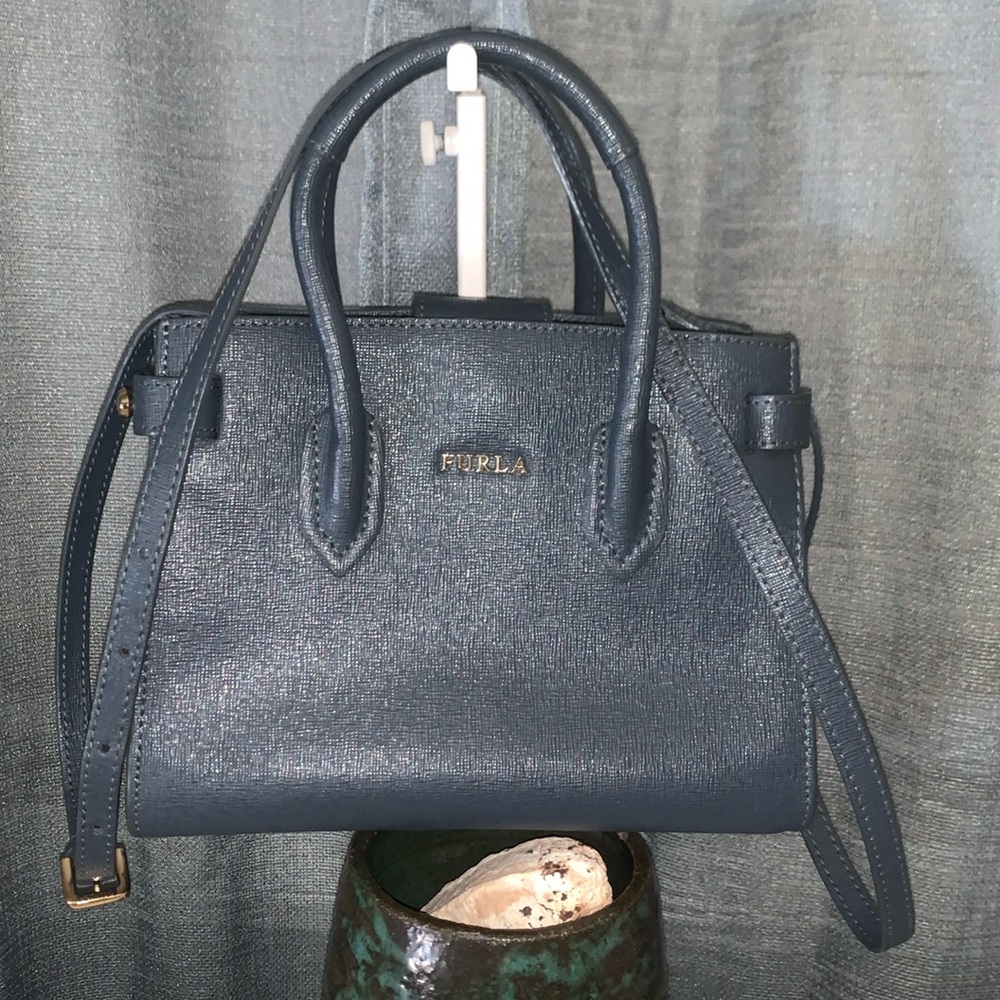FURLA Crossbody/handbag. Always open to offers 🌸 - Picture 2 of 13